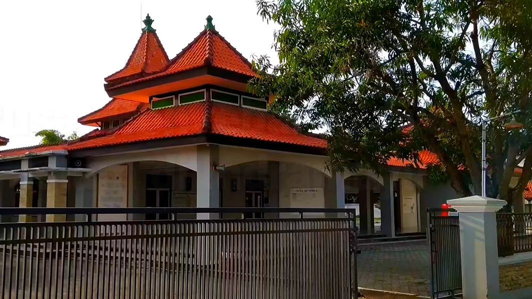 Miliki Desain Khas Hindu, Masjid Pusaka Baiturrahmah Jadi Titik Awal Peradaban Islam di Indramayu