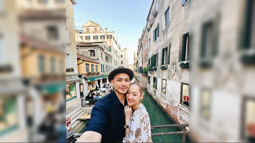 Romantis! 10 Potret Bunga Citra Lestari & Tiko Aryawardhana Jalan-jalan di Venesia, Mesra Banget Seperti sedang Honeymoon