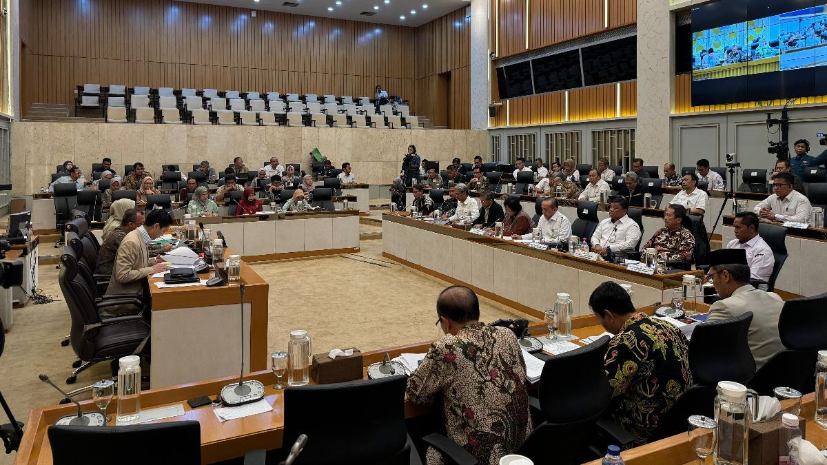 VIDEO: Debat Anggota Komisi X PKS 'Marah-Marah' Sampai Nunjuk Depan Anak Buah Jenderal