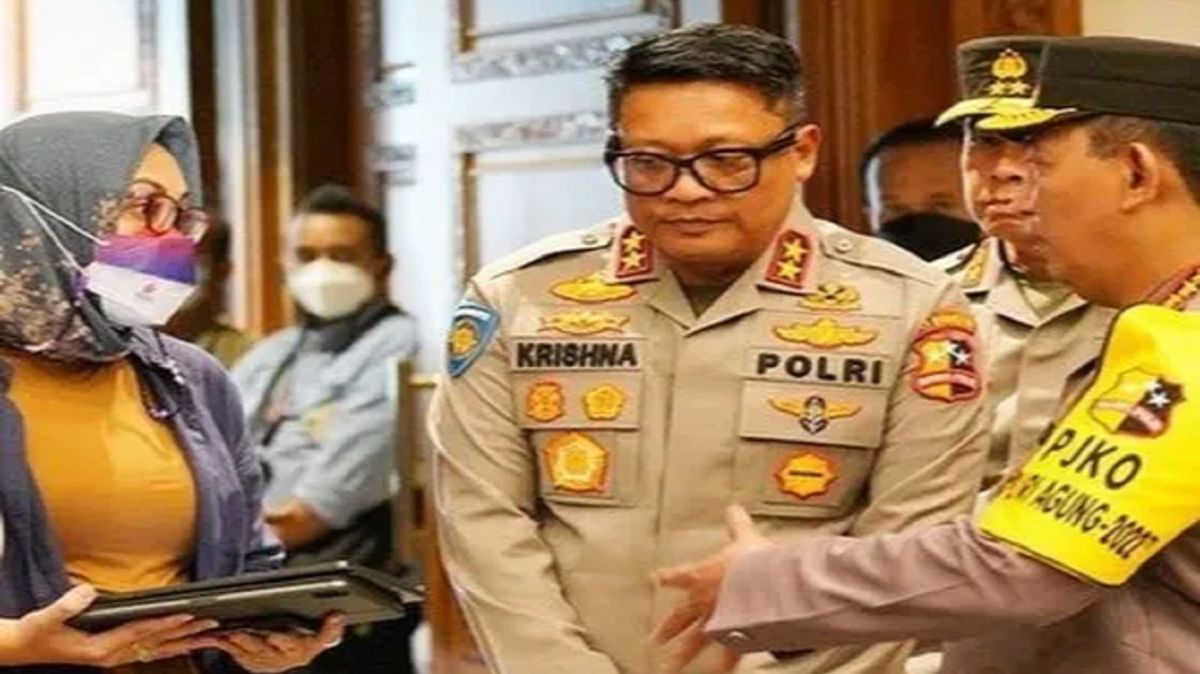 Momen Irjen Krishna Murti jadi Dosen Hukum di UGM, Keras Sentil Netizen 'Kalau Ada yang Tanya Kasus Vina Diblok'