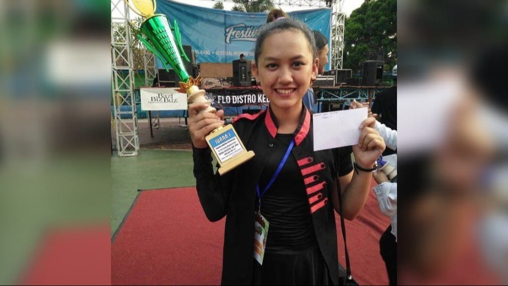 Foto-foto Lawas Happy Asmara Ternyata Sudah Cantik Sejak Dulu, Bakat Menyanyi Makin Menonjol saat SMA Hingga jadi Juara Festival