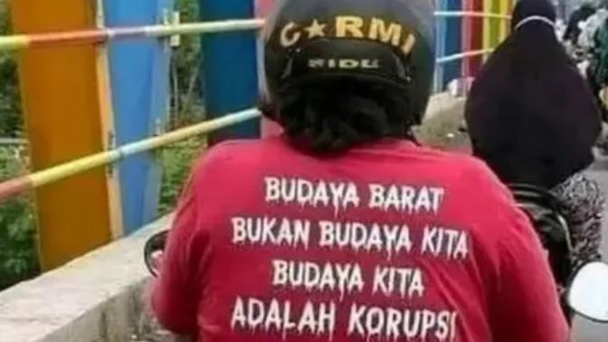 11 Potret Emak-Emak Pakai Outfit Super Nyeleneh Ini Sungguh Bikin Ketawa Ngakak