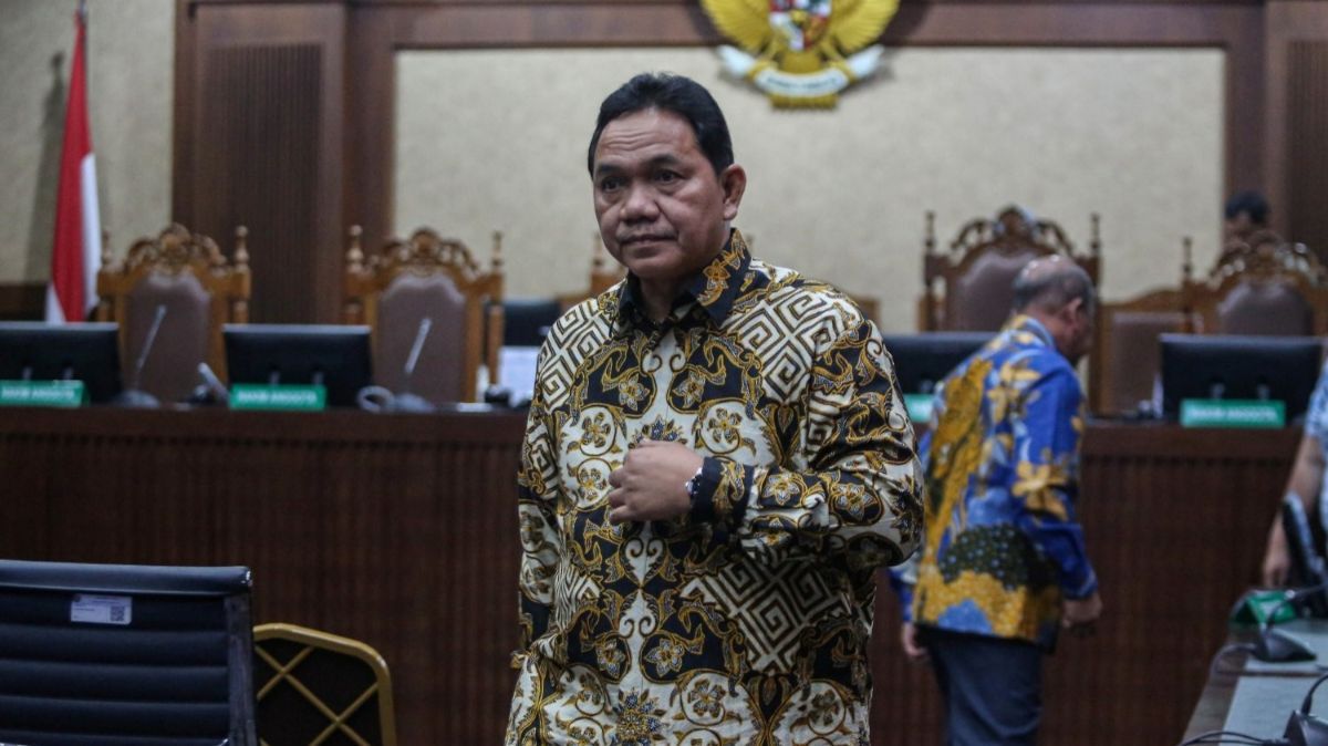 Terima Suap Proyek BTS Kominfo Rp40 Miliar, Eks Anggota BPK Achsanul Qosasi Divonis 2,5 Tahun Bui