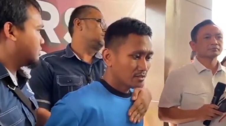 VIDEO: Siap Tempur Pengacara Pegi Datangi Kejagung, Bawa Bukti Kuat Kasus Vina Cirebon