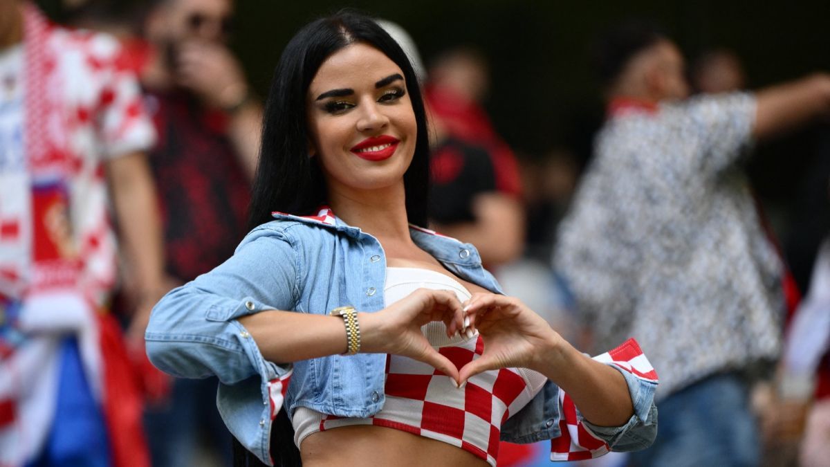 FOTO: Pesona Ivana Knoll, Suporter Seksi Kroasia yang Bikin Heboh Euro 2024