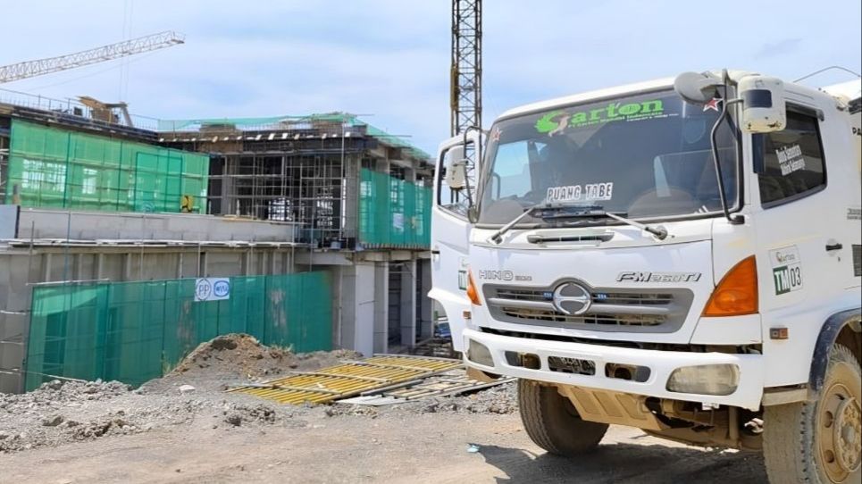 Untuk Memperhatikan Area Blind SpotSopir Truk dan Bus Harus Selalu Waspada dengan Sekitar.