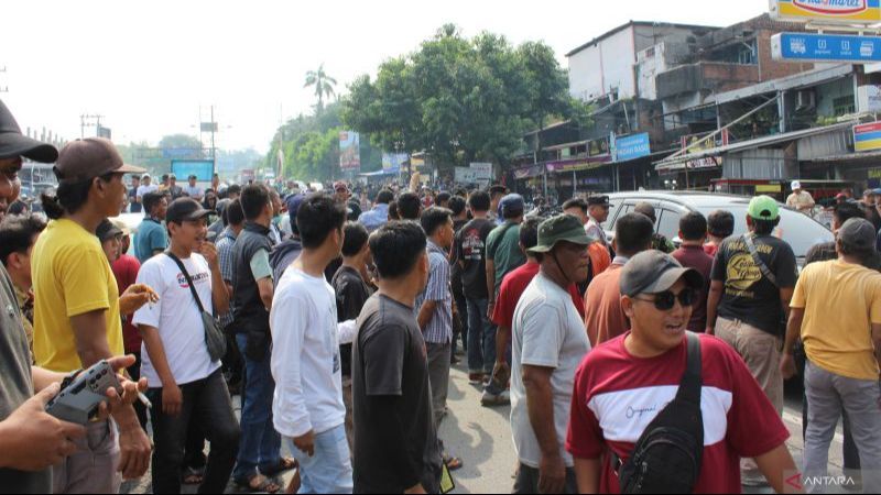 Ratusan Pengurus Truk Tutup Akses Pelabuhan Bakauheni Buntut Pemberlakuan Peraturan Baru