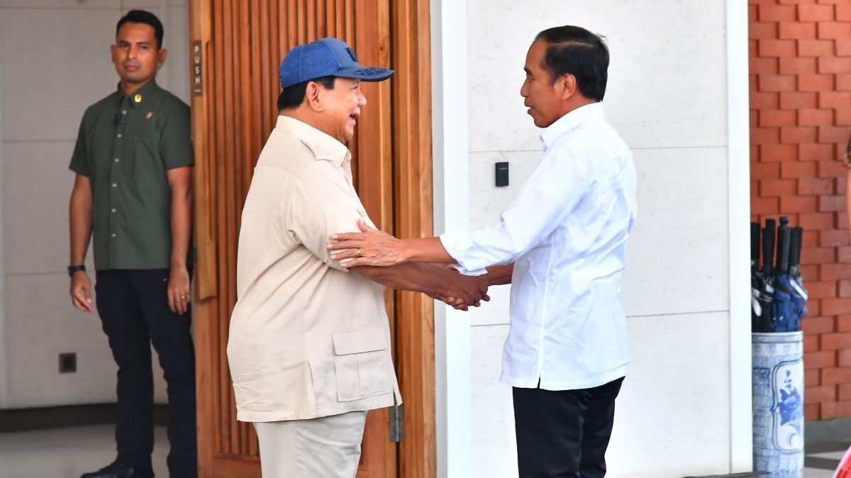 Hampiri Jokowi ke Bandara Halim, Prabowo Ucapkan Selamat Ulang Tahun Secara Langsung