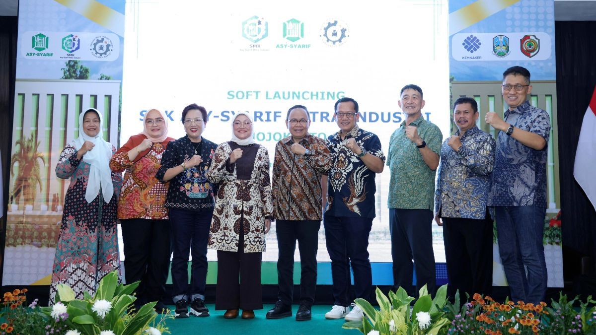 Menaker Lakukan Peluncuran Awal SMK Asy-Syarif Mitra Industri Mojokerto