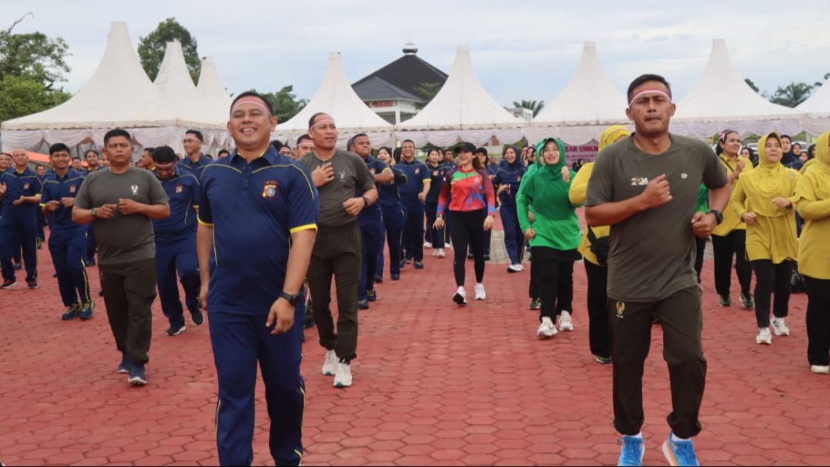 Perkuat Soliditas Jelang Puncak Hari Bhayangkara Ke-78, Polres Rohul Gelar Olahraga Bersama TNI