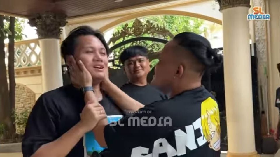 Sayang Anak, Sule Langsung Cium Rizky Febian saat Datang ke Rumah Bareng sang Istri 'Bau Gini, Kayak Gak Keurus Gini'