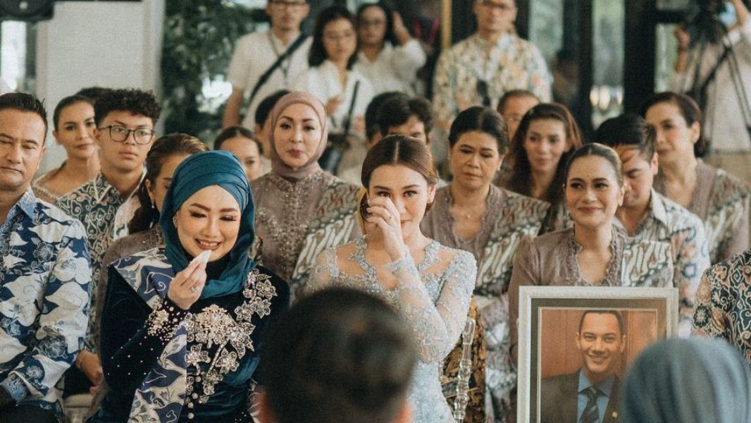 Potret Reza Artamevia dan Angelina Sondakh Hadir di Lamaran Aaliyah - Thariq