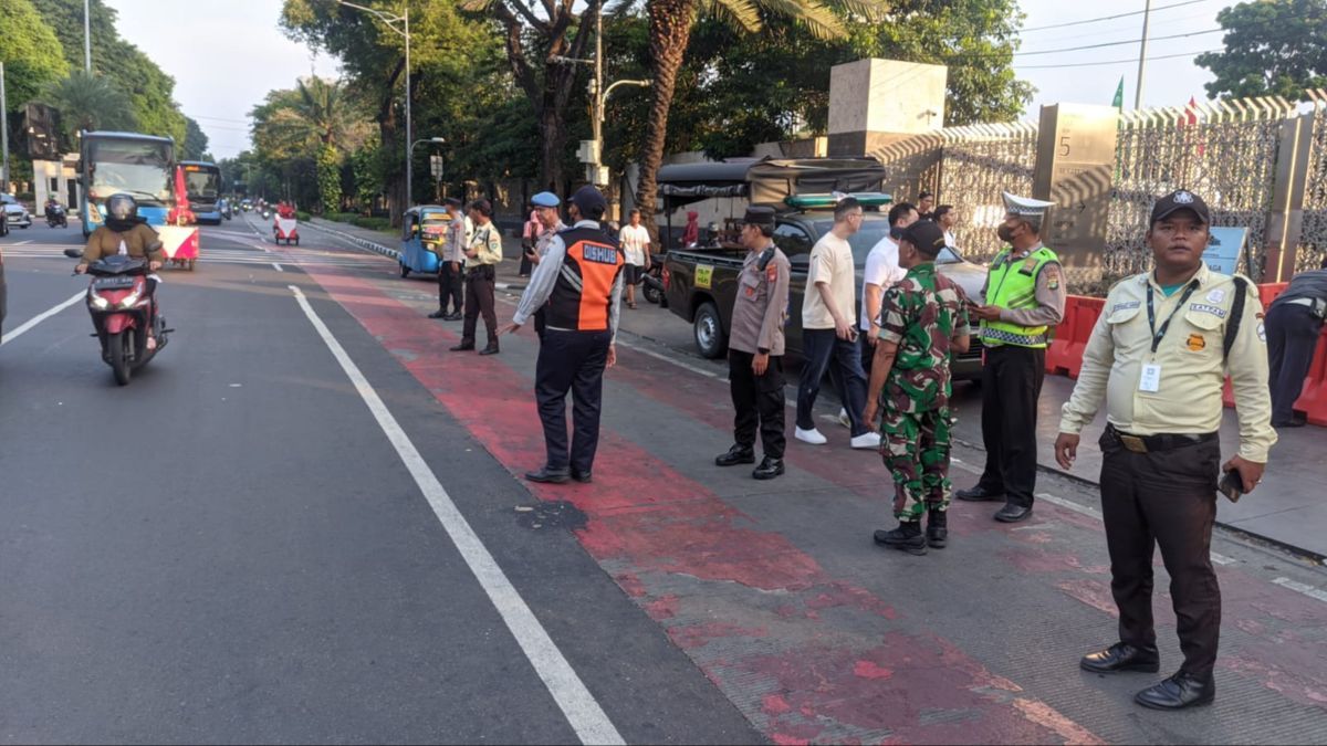 Polisi Kantongi Identitas Jukir Liar yang Patok Tarif Rp300 Ribu di Masjid Istiqlal