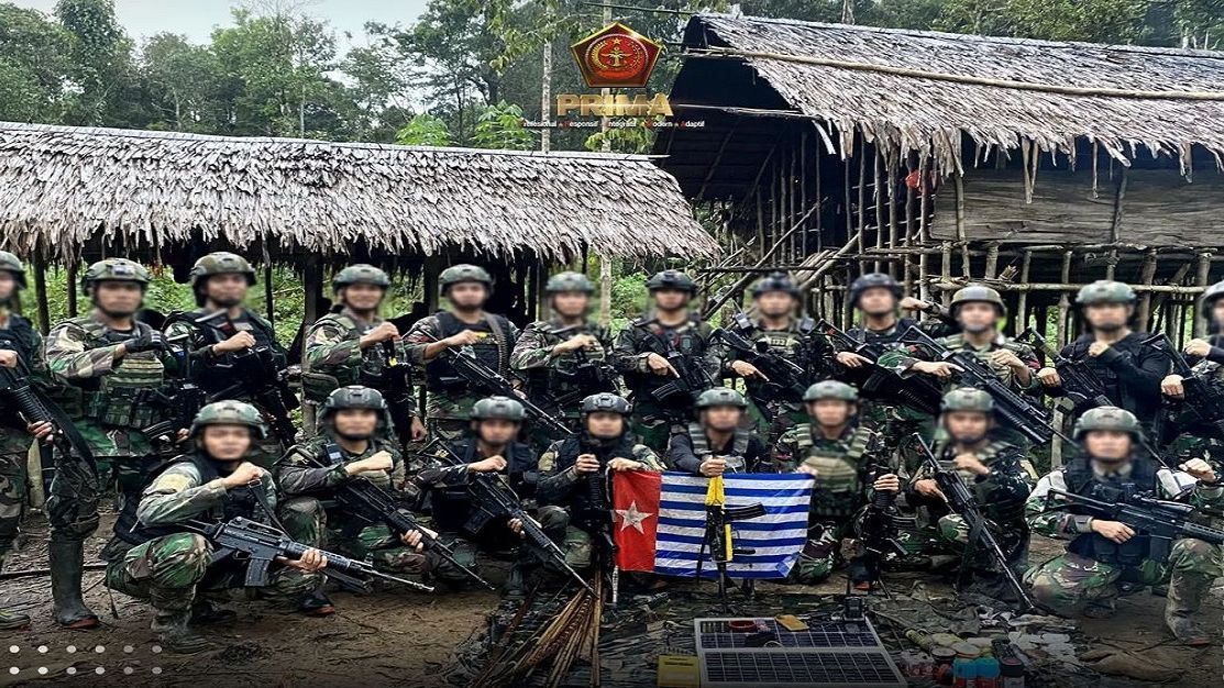 Pasukan TNI Serbu Markas OPM Baku Tembak Sengit Terjadi, saat Digerebek Ditemukan Jimat