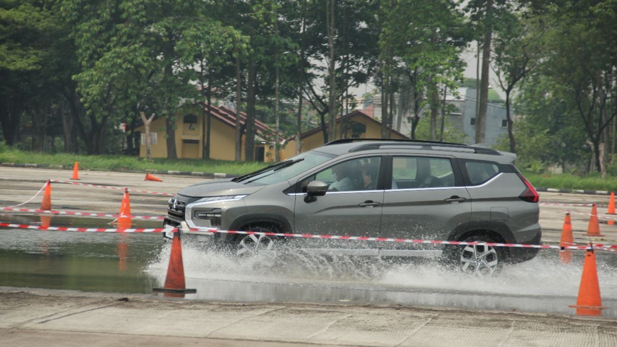 Penyebab utama mobil brebet saat digas membuat pengemudi menjadi khawatir saat berkendara.