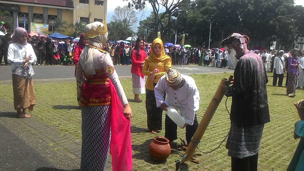 Mengenal Ngalokat Sirah Cai, Tradisi Menghormati Air Ala Orang Sunda