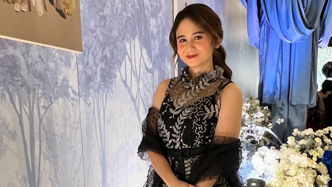 Potret Cantik Tissa Biani yang Hadir di Pernikahan Beby Tsabina, Didampingi Dul Sepanjang Acara