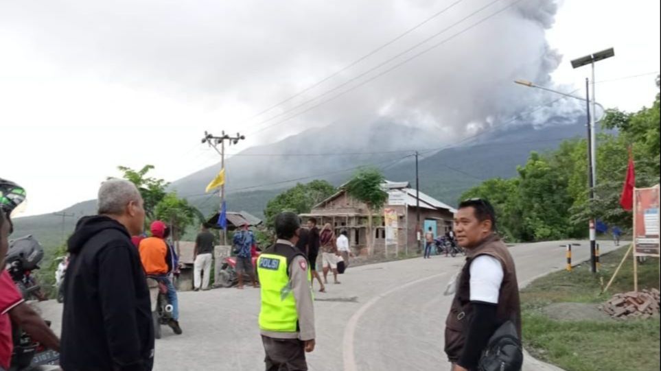 Status Siaga, Gunung Lewotobi Laki-Laki Erupsi Selama 13 Menit