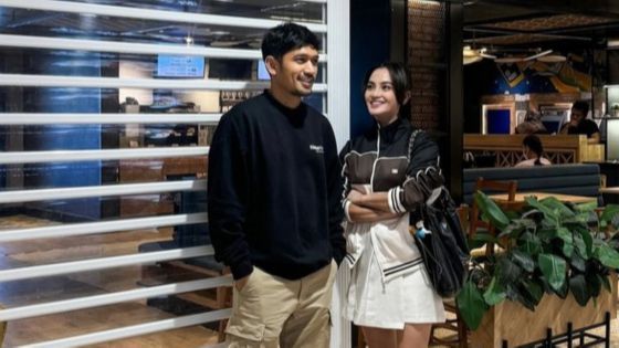 3 Tahun Menikah, 8 Foto Rumah Tangga Ririn Ekawati & Ibnu Jamil Yang Selalu Mesra dan Bikin Baper