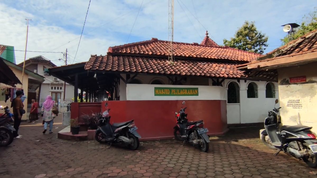 Disebut Jadi Masjid Pertama yang Didirikan di Cirebon, Ini Kisah dan Potret Masjid Pejlagrahan