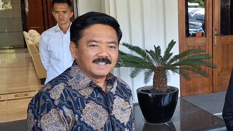 Hotman Paris Duduk Sebelahan di Pesawat dengan Eks Panglima TNI, Tanya soal Keberanian Dansa ke Sang Jenderal Dijawab Begini