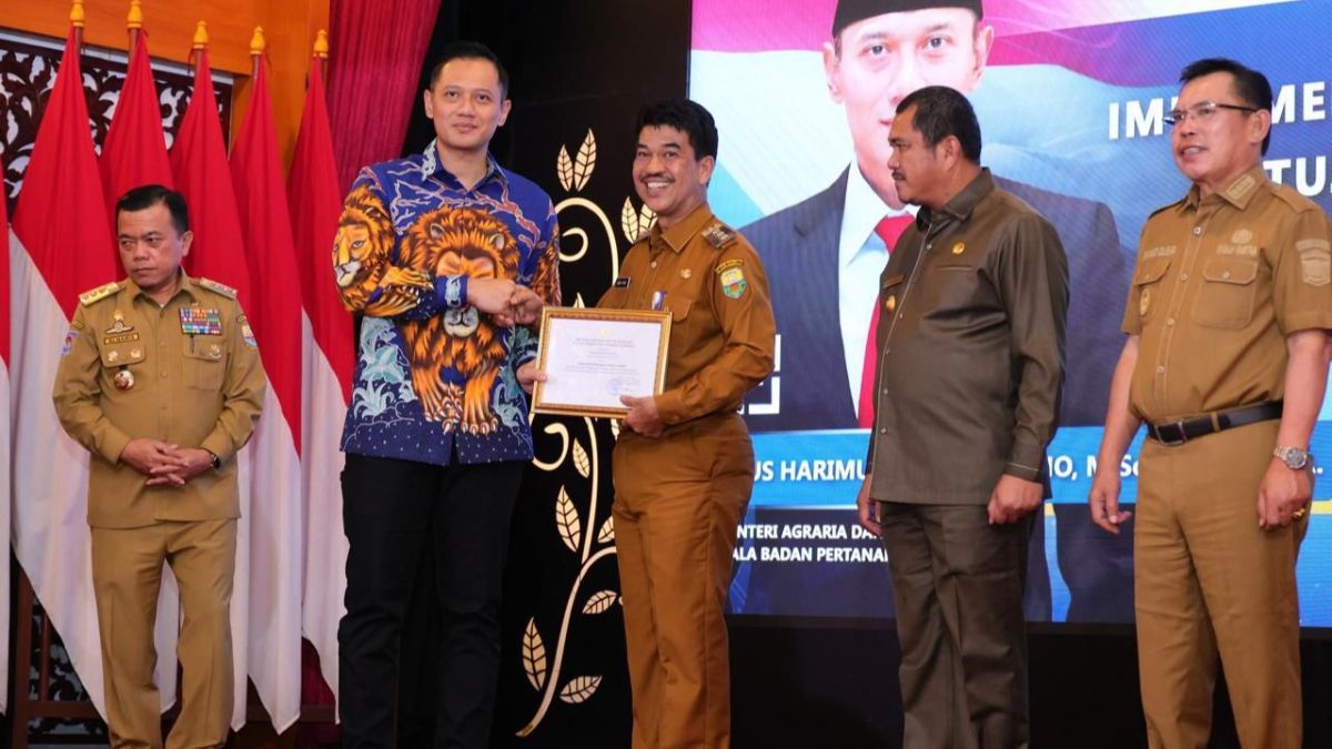 Menteri AHY Beri Penghargaan 4 Pemerintah Kabupaten/Kota di Jambi atas Kontribusi Meringankan BPHTB