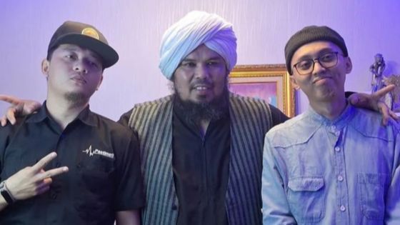 Meski Kecewa, 8 Foto Ustaz Derry Sulaiman Tetap Berharap Virgoun Dapat Kesempatan Lakukan Hal Ini