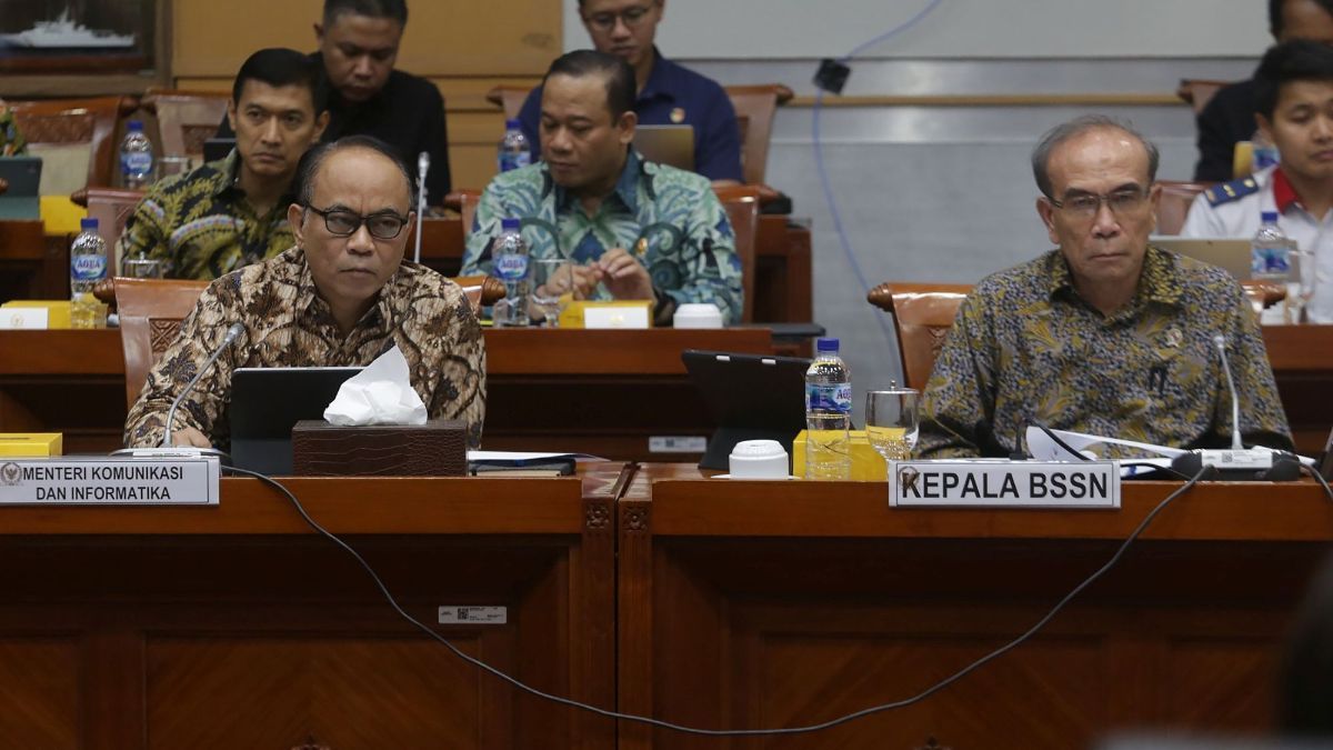 FOTO: Momen Menkominfo dan Kepala BSSN Dicecar Komisi I DPR Terkait Serangan Hacker di Pusat Data Nasional