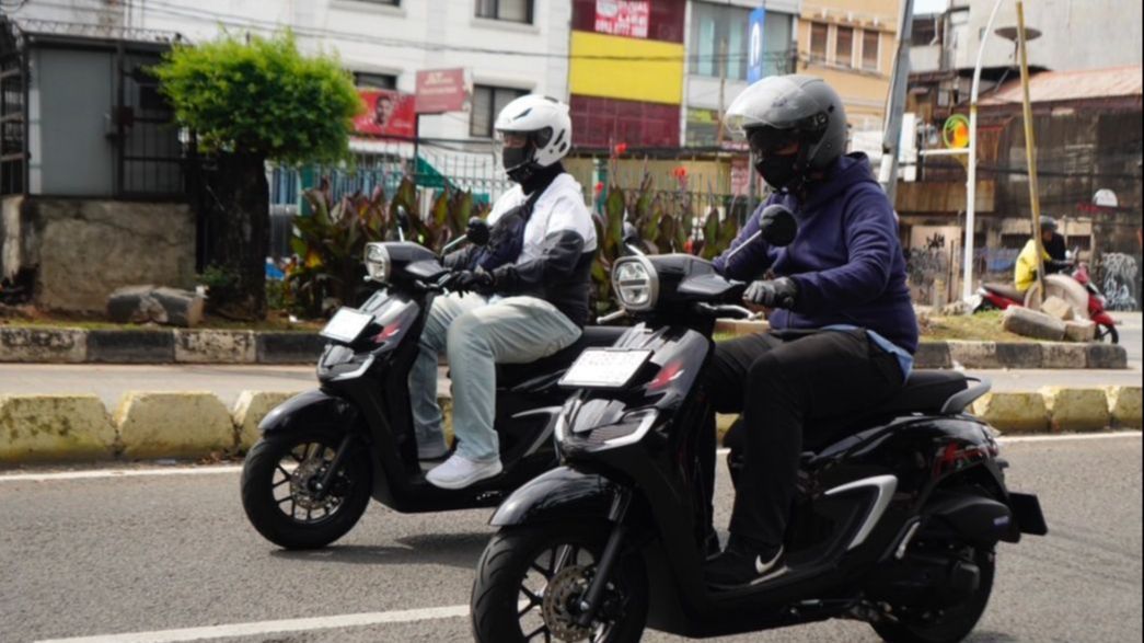 Kunci Utama dalam Mengendarai Motor Matic di Musim Hujan adalah Persiapan Ekstra