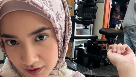 Perankan Wanita Berhijab, 8 Foto Nadya Arina yang Sempat Dihujat Netizen Karena di Dunia Nyata Tak Menutup Aurat