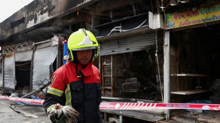 Kebakaran Landa Kampung Bali Tanah Abang, 10 Rumah Ludes Terbakar