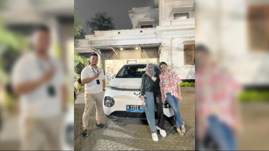 Potret Mobil Baru Desiree 'Mami Toko' Hadiah dari Rieta Amalia: Padahal Ultah Masih Lama