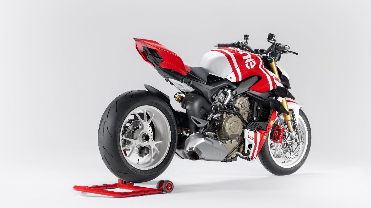 Ducati Indonesia memperkenalkan Streetfighter V4 S Edisi Terbatas, mainan baru bagi para kolektor.