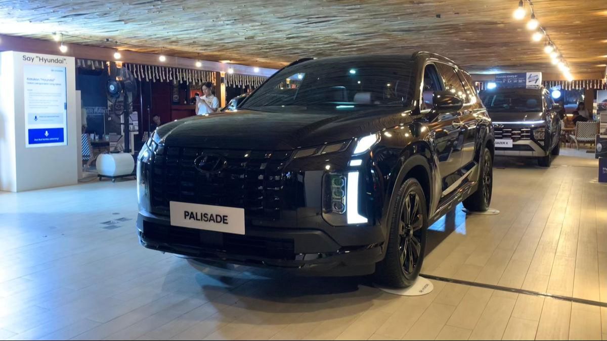 Hyundai Palisade XRT, Mengesankan dengan Nuansa Hitam yang Kuat.