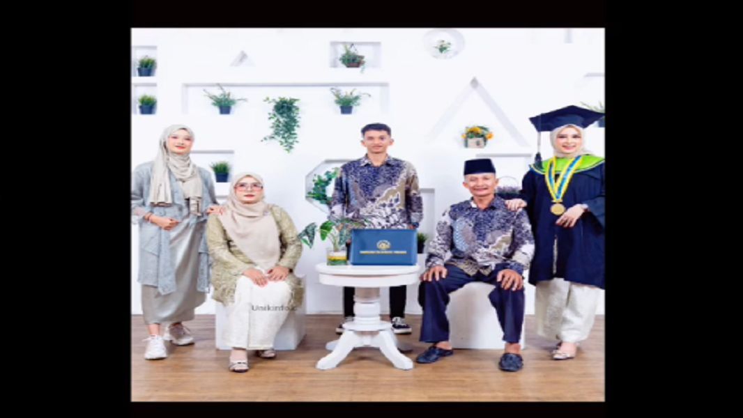 14 Tahun Berpisah, Cewek Cantik ini Bahagia Banget Pertemukan Ibu & Ayahnya di Hari Wisuda