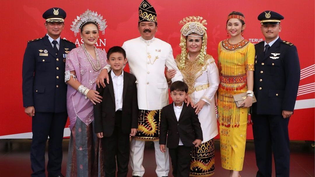 Finalis Putri Indonesia Menantu Eks Panglima TNI Segera Melahirkan, Foto sama Suami Sweet Banget