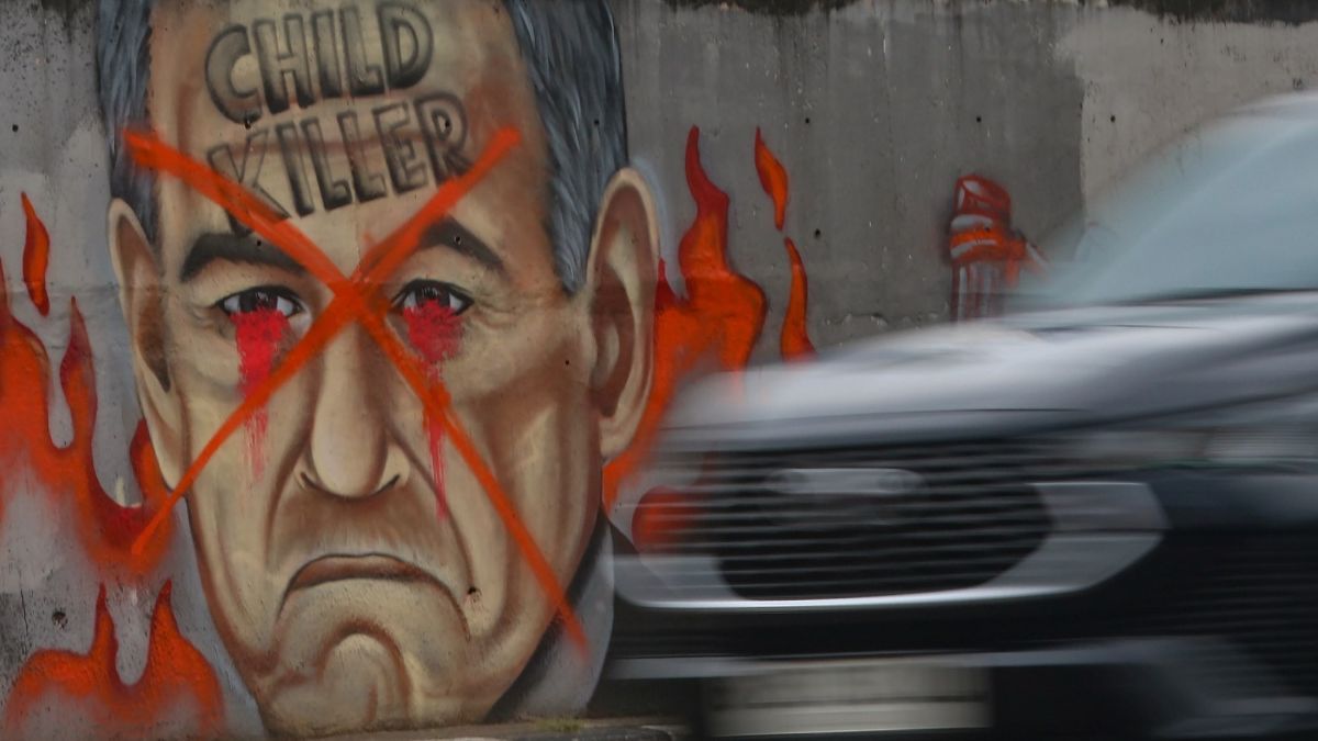 FOTO: Mural 'Stop Genocide' di Rafah Palestina dengan Wajah Benjamin Netanyahu Menghiasi Sudut Kota Jakarta