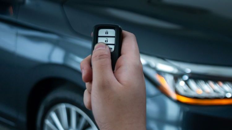 Jika Remote Keyless Tertinggal di dalam Mobil, Ini yang Akan Terjadi.