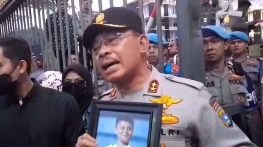 Kapolda Sumbar Tegaskan Siswa SMP Meninggal karena Loncar dari Jembatan Bukan Dianiaya Polisi