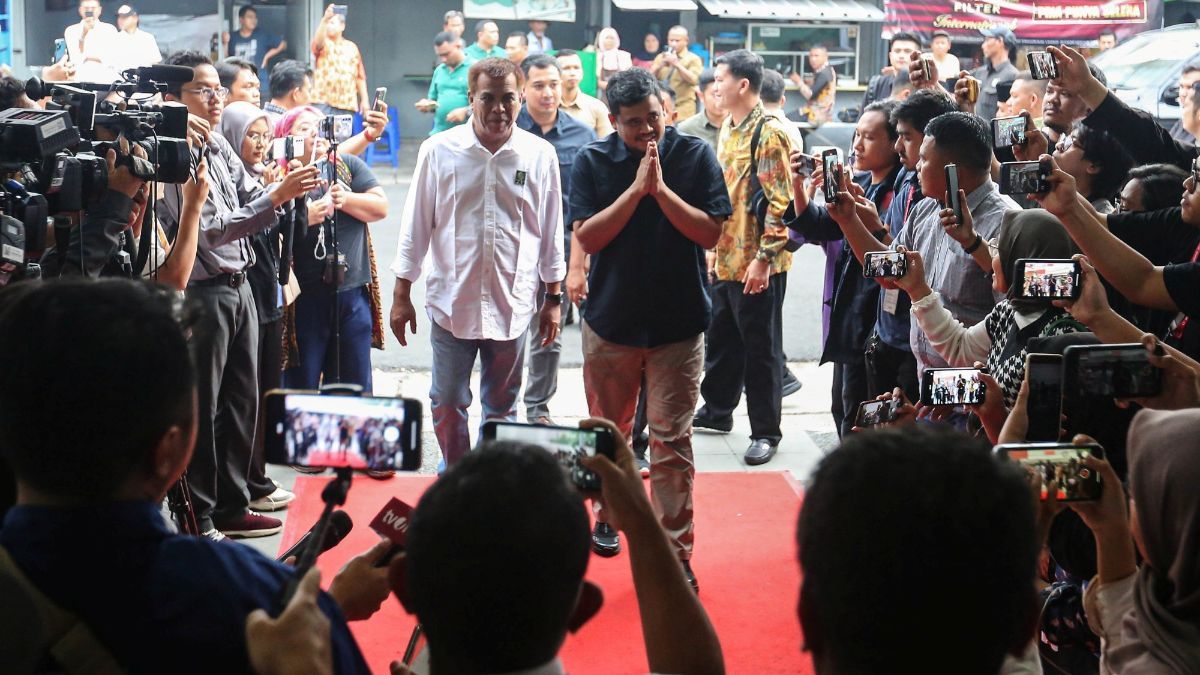 FOTO: Senyuman Bobby Nasution Disambut Red Carpet Saat Sambangi Markas DPP PKB