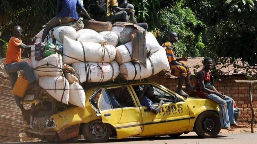 10 Potret Atap Mobil Dipenuhi Muatan Berat, Kalau Sopir Truk Lihat Auto Insecure