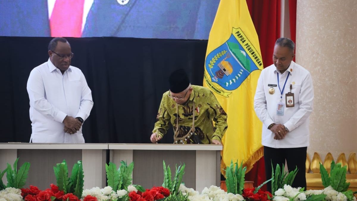 Wamendagri Dampingi Wapres Canangkan Program Strategis Nasional & Provinsi Papua Pegunungan