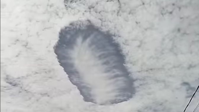 Viral Awan Berbentuk Bulat di Langit Jember, Ini Penjelasan BMKG