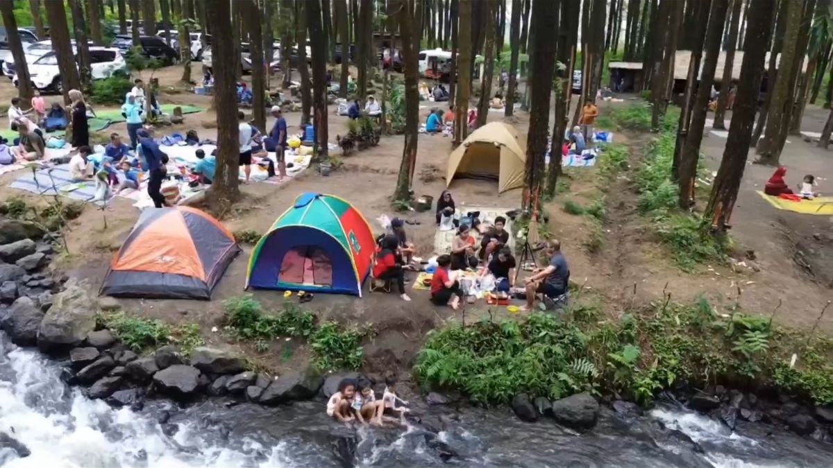 Serunya Camping dan Bermain Air di Tengah Hutan Poncosumo Lumajang