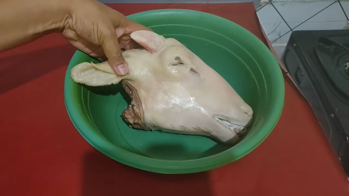 Pakai 1 Alat, Ini Trik Sederhana Bersihkan Kepala Kambing yang Anti Bau