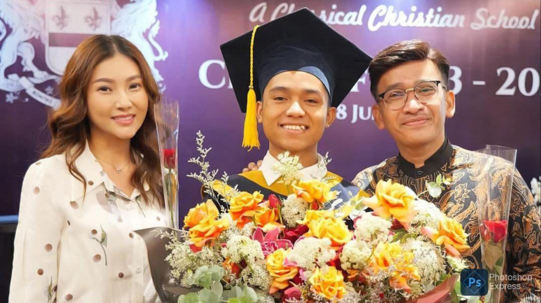 Potret Betrand Peto di Acara Wisuda SMP, Kebersamaan Sarwendah dan Ruben Onsu Curi Perhatian