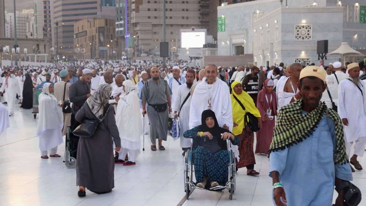 FOTO: Memasuki 2 Dzulhijah 1445 H, Jutaan Jemaah Haji Dunia Mulai Memadati Masjidil Haram