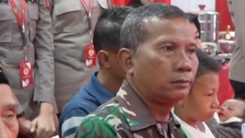 Jenderal Polisi Kagum kepada Kopral TNI, Meski Sakit Stroke Tetap Semangat Tak Mau Dibantu Jalan