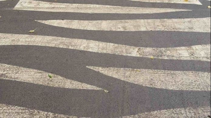 10 Potret Desain Zebra Cross Terunik di Dunia, Bikin Pengguna Jalan Cuma Bisa Melongo