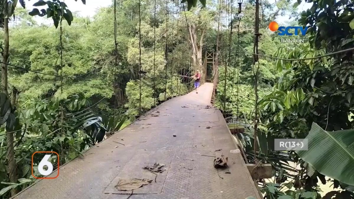 Bikin Warga Gemetar dan Takut Jatuh ke Sungai, Jembatan Gantung Desa di Lebak Ini Kondisinya Memprihatinkan